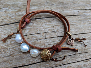 Boho pearl leather wrap bracelet, pearl bracelet, pearl jewelry, leather bracelet, handmade bracelet, bohemian bracelet, button bracelet, heart charm bracelet