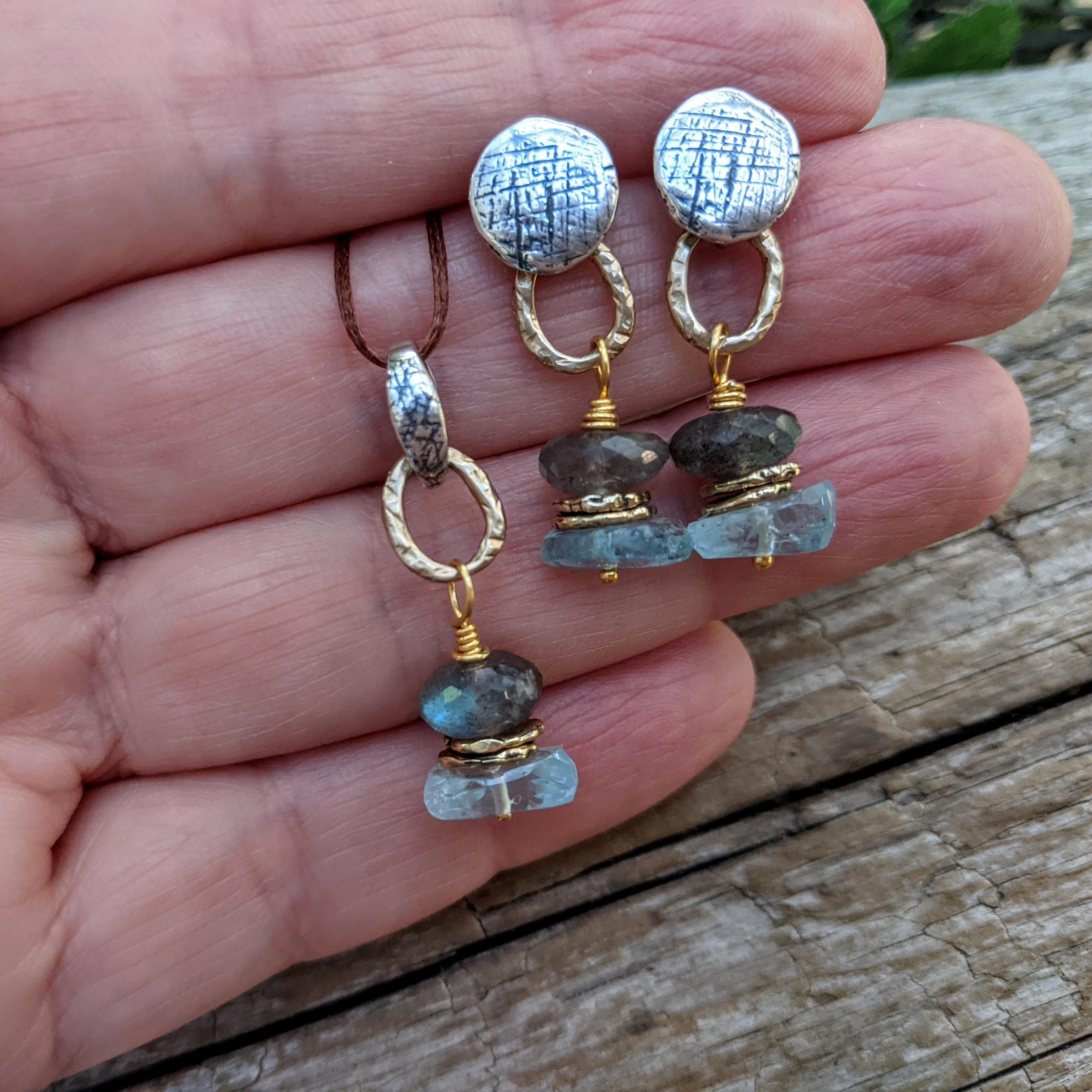 Aquamarine & labradorite boho earrings and pendant. Artisan jewelry. Bohemian jewelry. Rustic earrings. Handcrafted by Aurora Creative Jewellery.