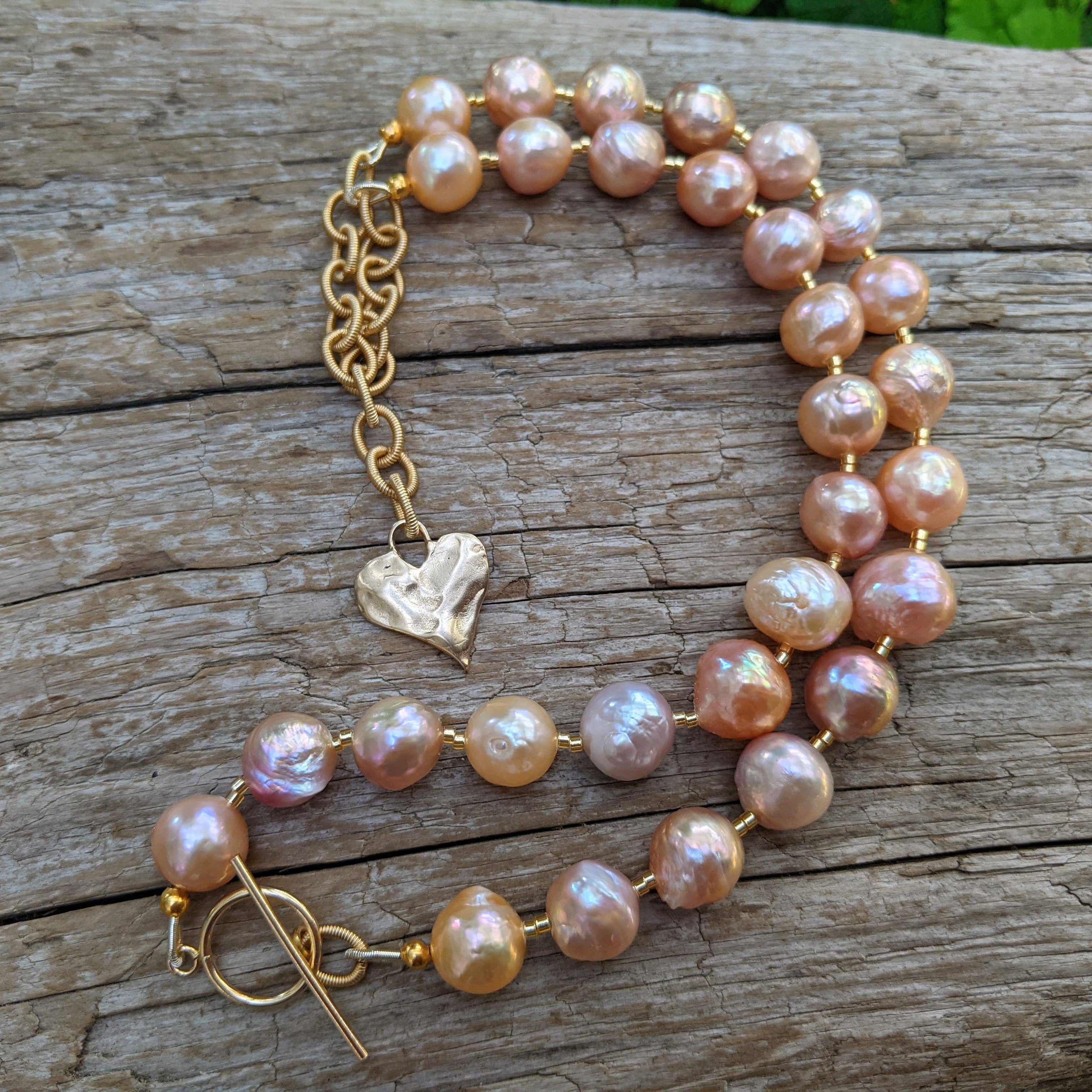 Big pearl necklace. Elegant pearl necklace. Classic Pearl necklace. Handcrafted by Aurora Creative Jewellery.